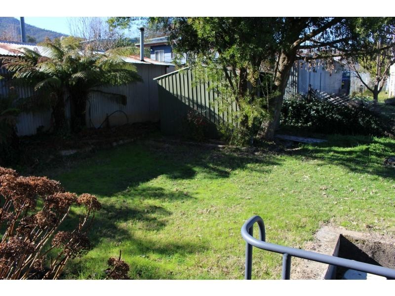 34 Mitchell Avenue, Khancoban NSW 2642