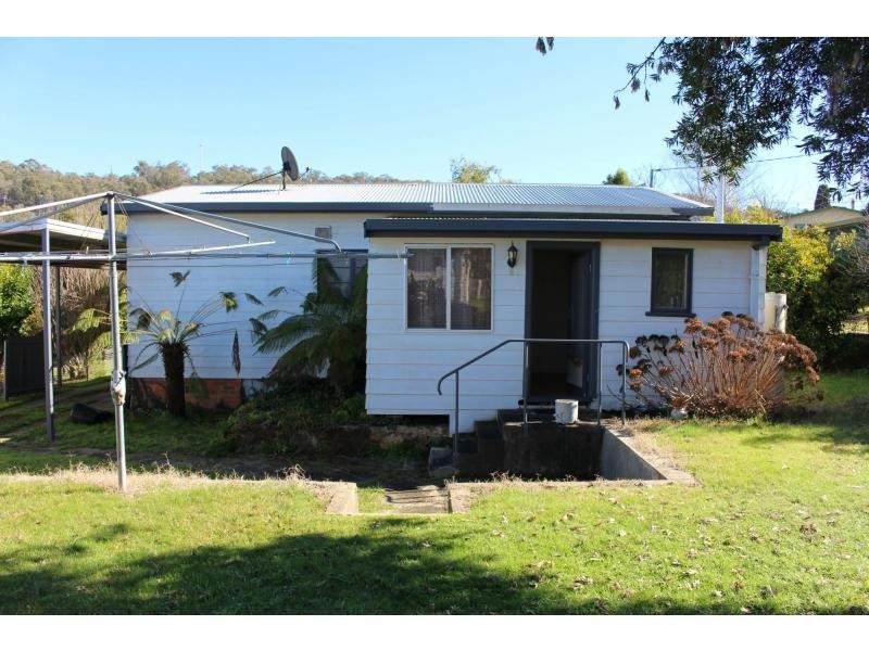 34 Mitchell Avenue, Khancoban NSW 2642