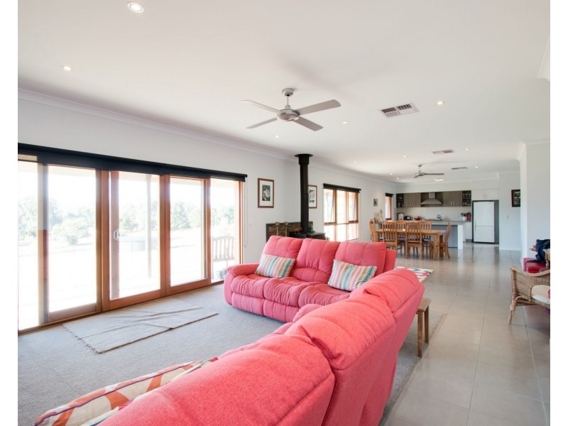 17 Grant Street, Towong VIC 3707