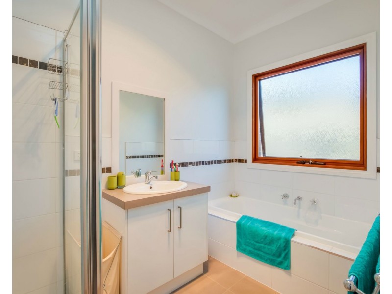 17 Grant Street, Towong VIC 3707