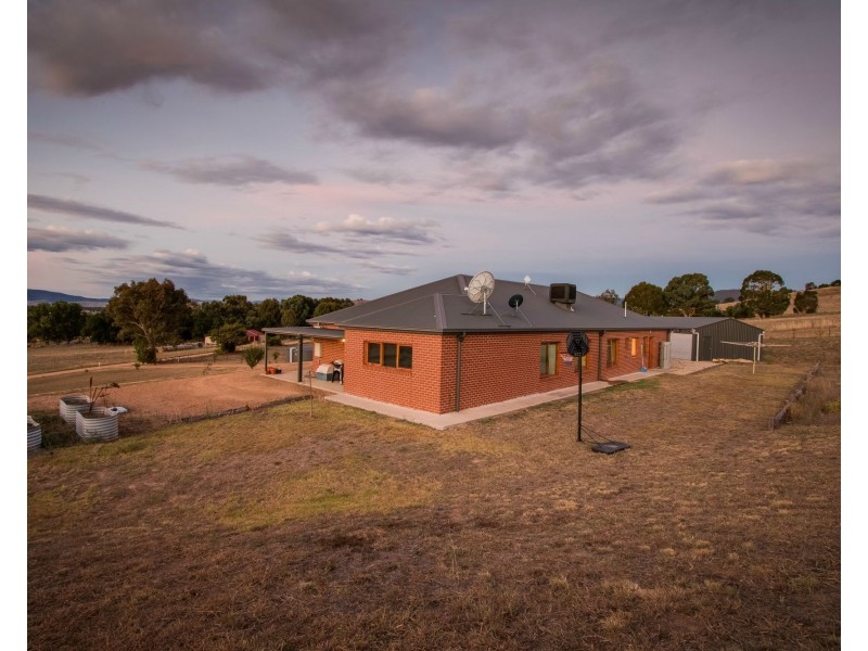 17 Grant Street, Towong VIC 3707