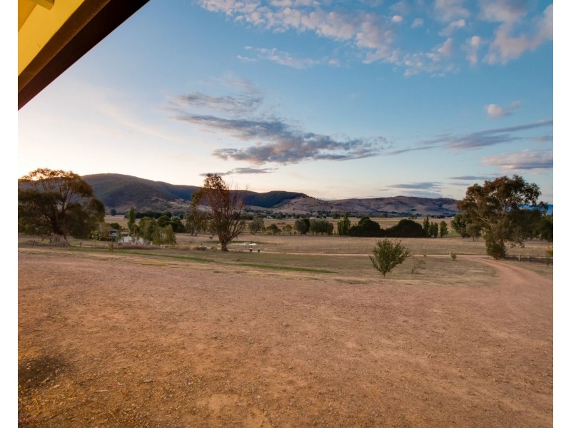 17 Grant Street, Towong VIC 3707