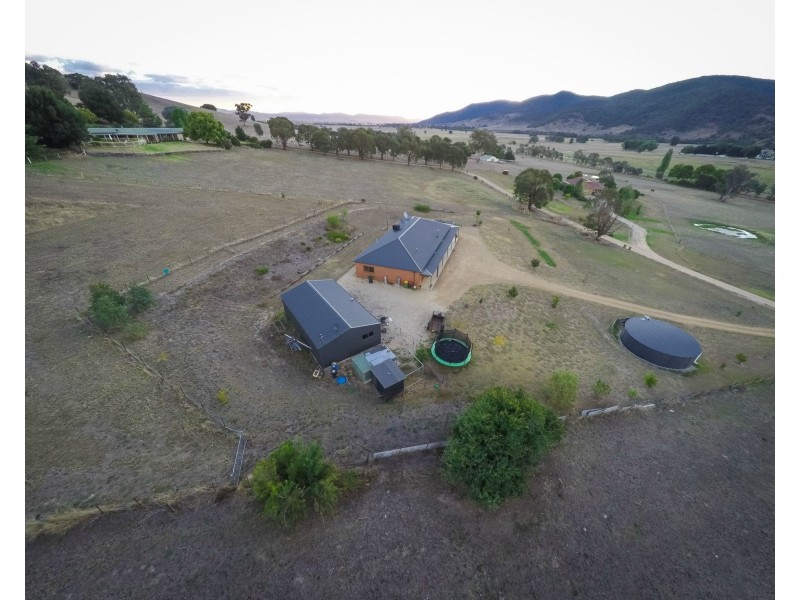 17 Grant Street, Towong VIC 3707