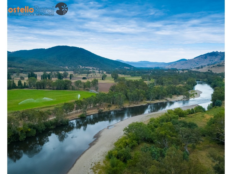 10087 Murray River Rd, Pine Mountain VIC 3709
