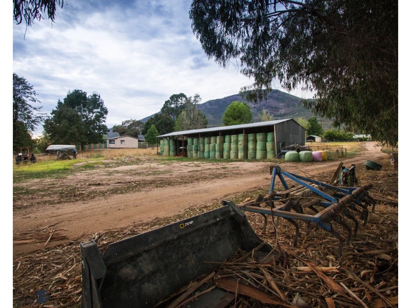 10087 Murray River Rd, Pine Mountain VIC 3709