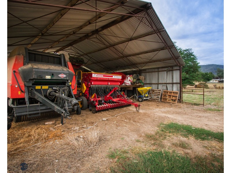 10087 Murray River Rd, Pine Mountain VIC 3709
