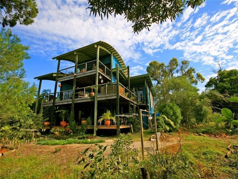 25 Naiad Court, Rainbow Beach QLD 4581