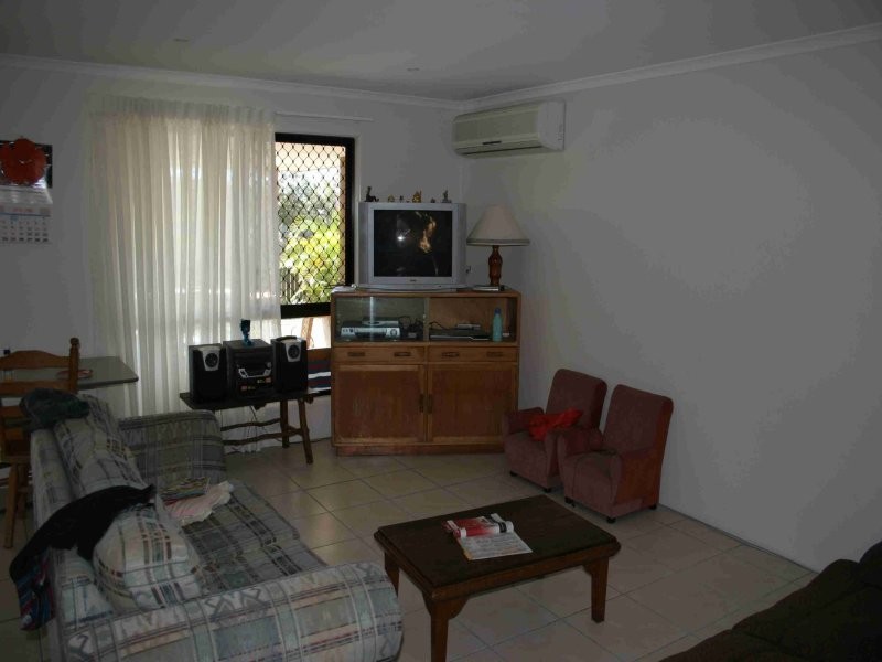 4/2 Cypress Avenue, Rainbow Beach QLD 4581