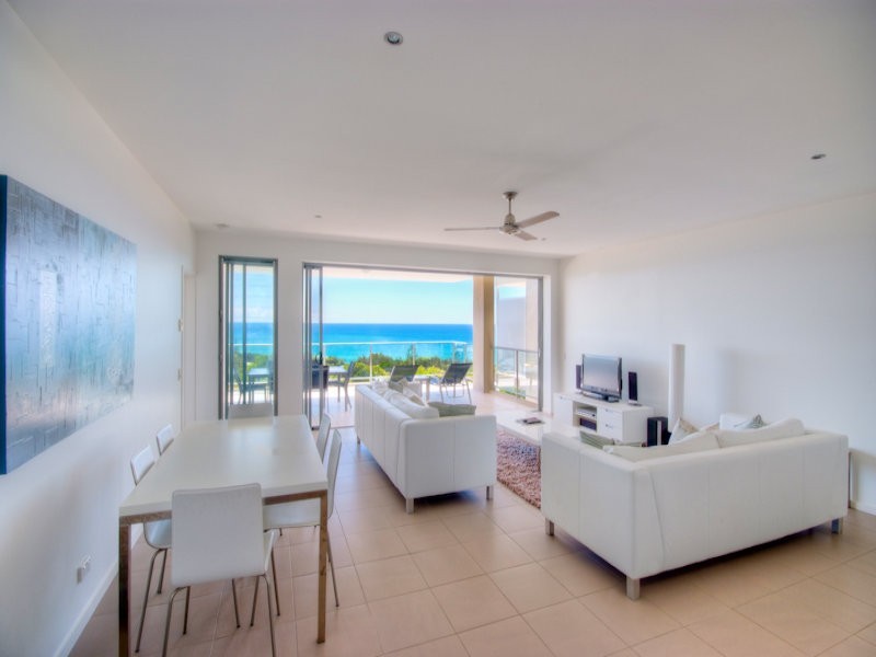 8/3 Ocean View Parade, Rainbow Beach QLD 4581