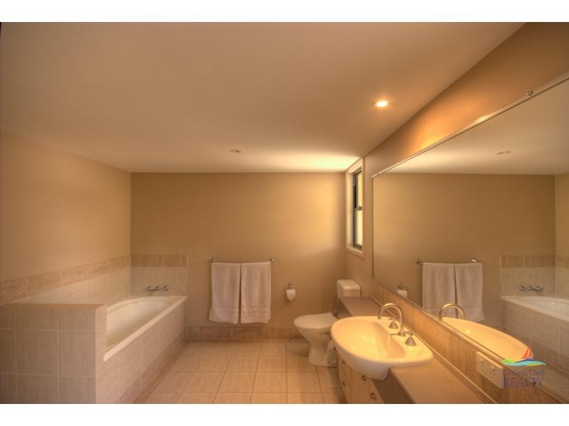 12 Naiad Court, Rainbow Beach QLD 4581