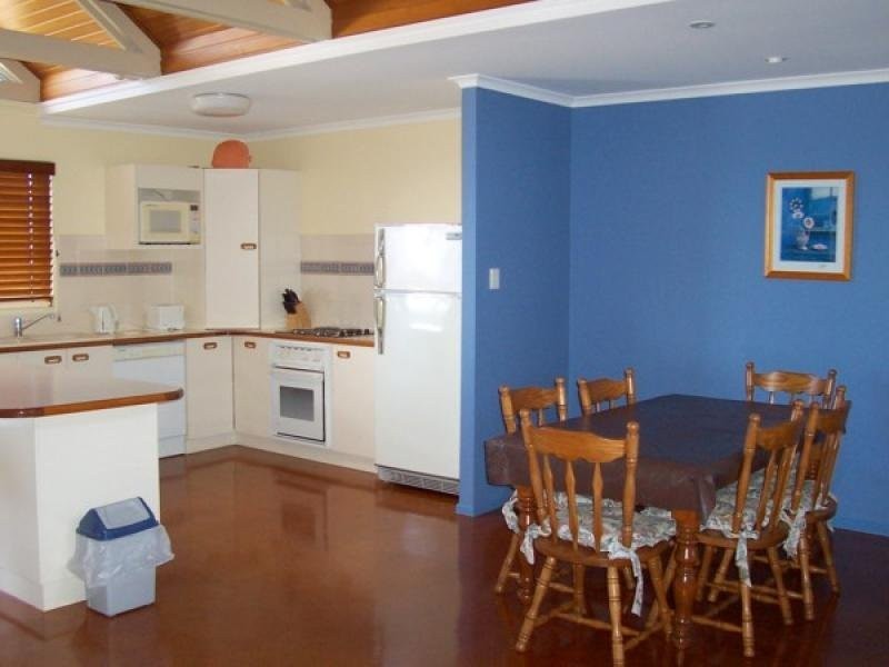 2/35 Manooka Drive, Rainbow Beach QLD 4581