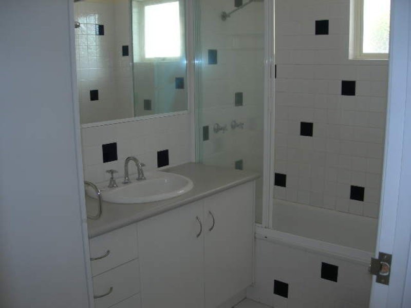 2/8 Spectrum Street, Rainbow Beach QLD 4581