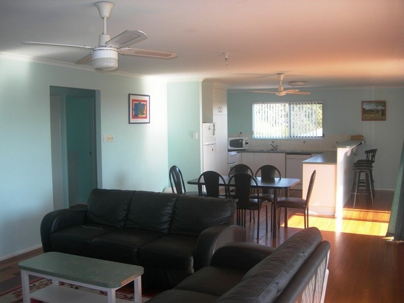 1 Coolberry Court, Rainbow Beach QLD 4581