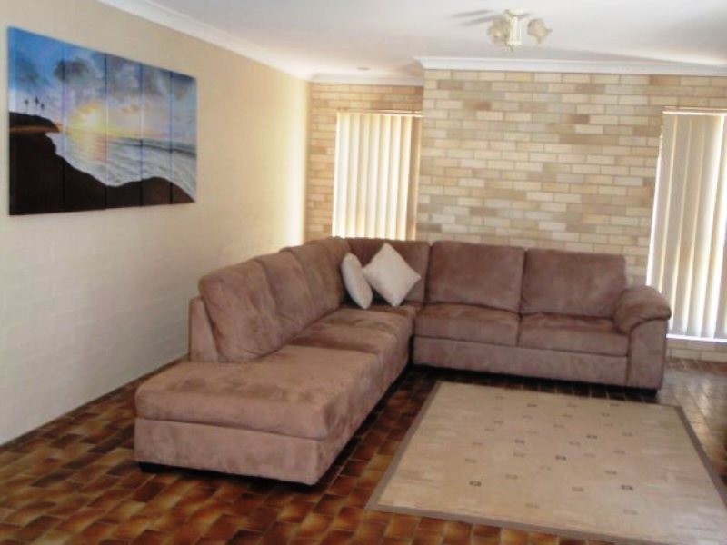 9 Kurana Street, Rainbow Beach QLD 4581