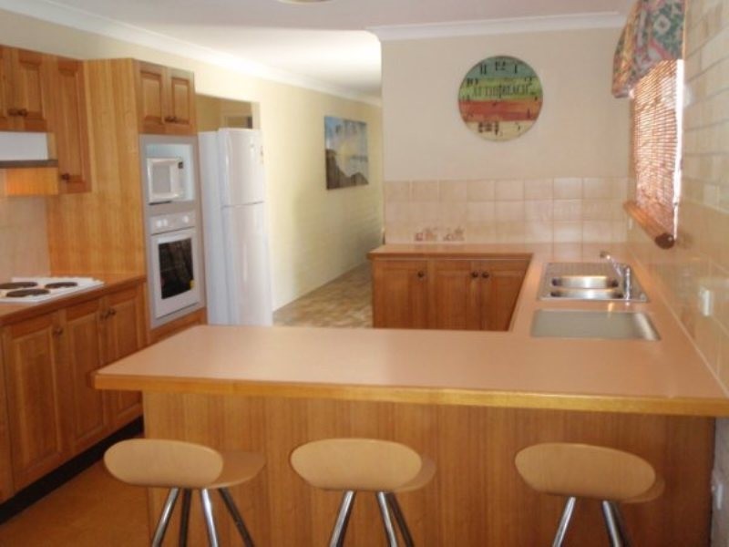 9 Kurana Street, Rainbow Beach QLD 4581