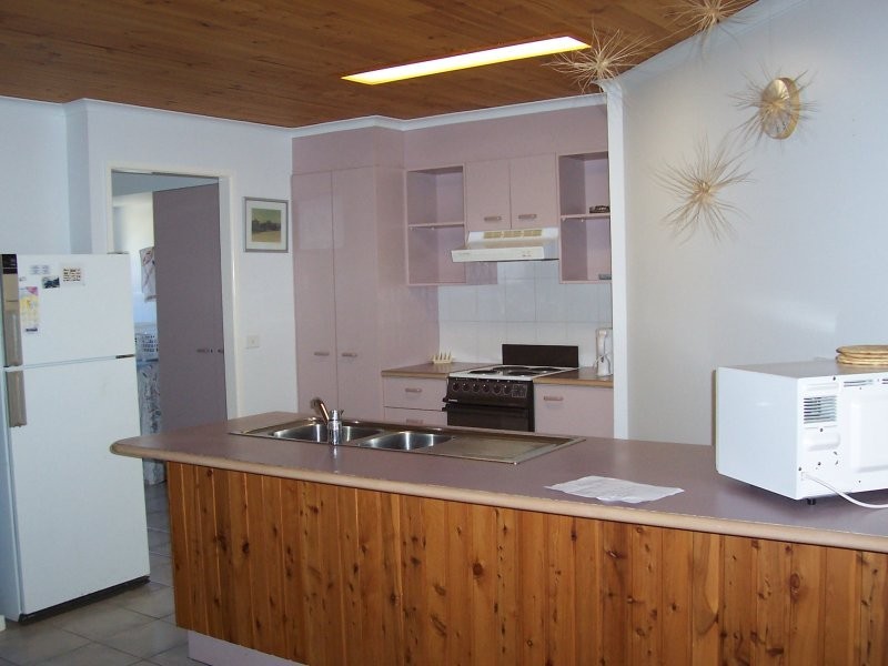 2/3 Ilmenite Avenue, Rainbow Beach QLD 4581