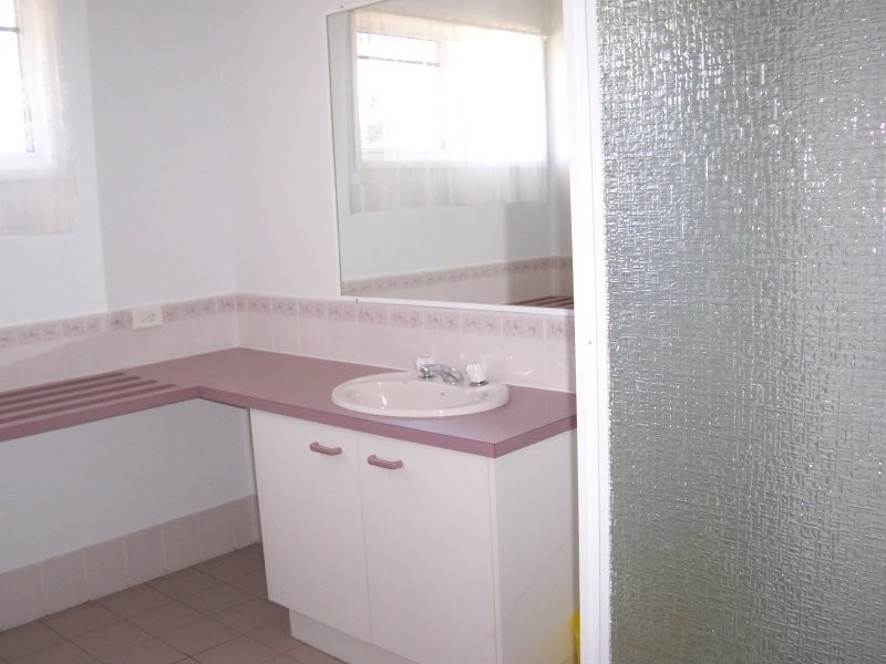 2/3 Ilmenite Avenue, Rainbow Beach QLD 4581