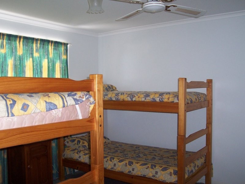 2/3 Ilmenite Avenue, Rainbow Beach QLD 4581