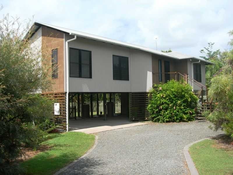 8 Boronia Place, Rainbow Beach QLD 4581