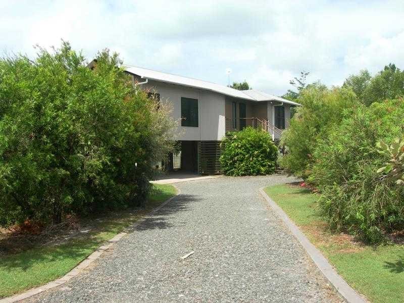 8 Boronia Place, Rainbow Beach QLD 4581