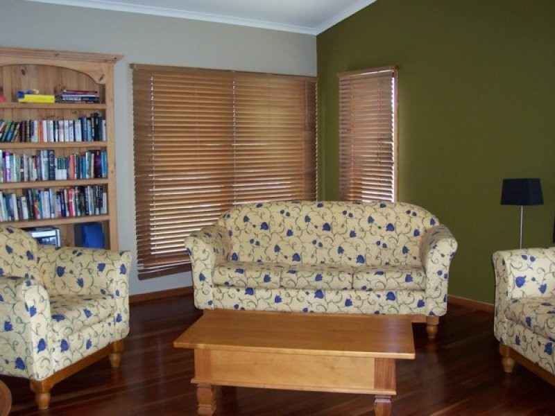 8 Boronia Place, Rainbow Beach QLD 4581