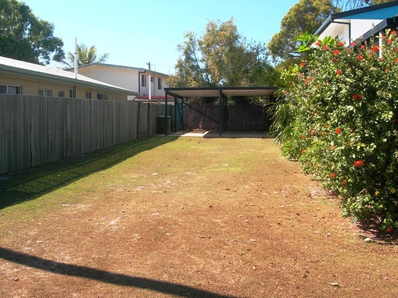 1/3 Ilmenite Avenue, Rainbow Beach QLD 4581