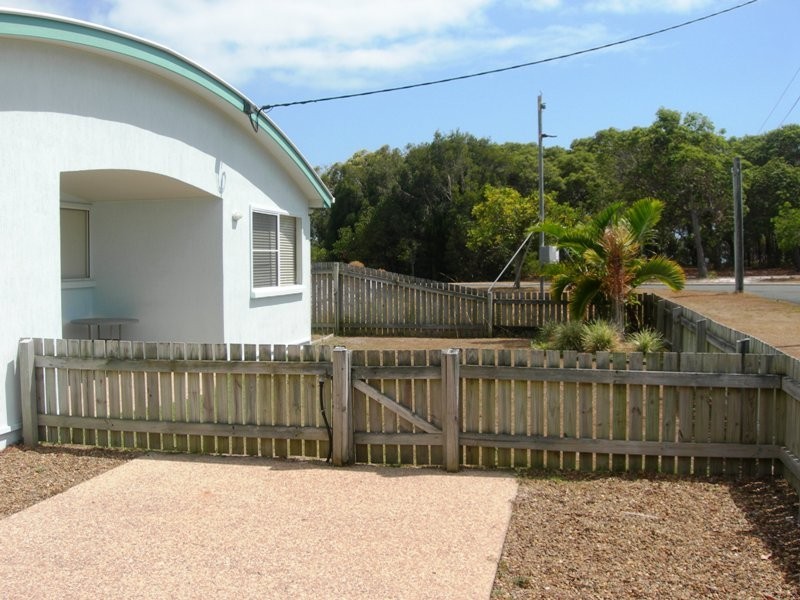 1/4 Ilmenite Avenue, Rainbow Beach QLD 4581