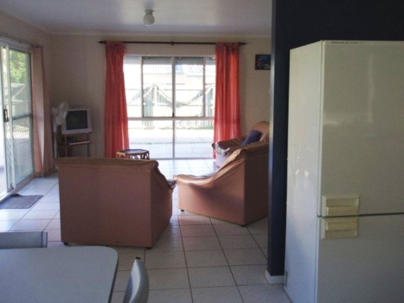 2/7 Ilmenite Street, Rainbow Beach QLD 4581