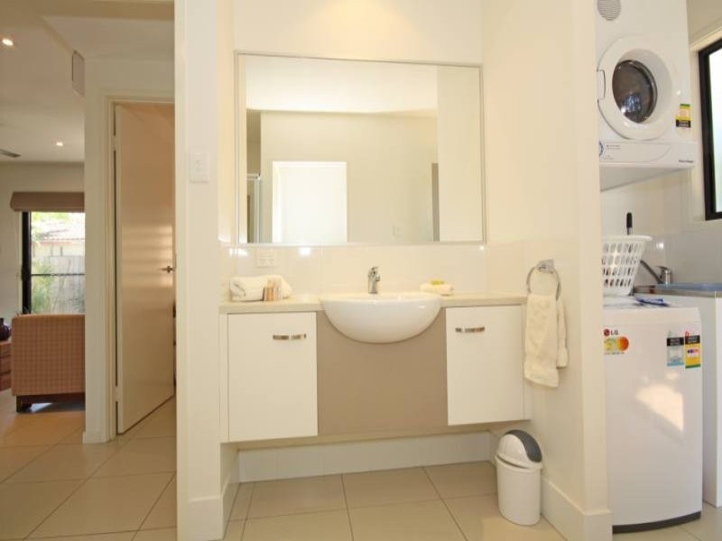 1/7-9 Spectrum Street, Rainbow Beach QLD 4581