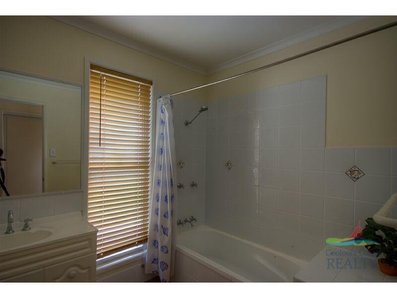 32 Satinwood Drive, Rainbow Beach QLD 4581