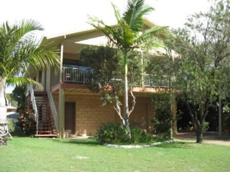 8 Larapinta Court, Rainbow Beach QLD 4581