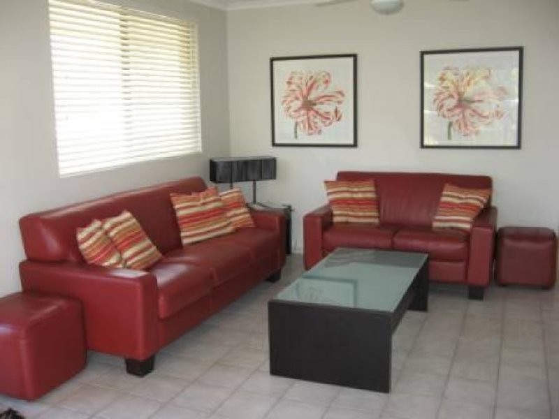 8 Larapinta Court, Rainbow Beach QLD 4581