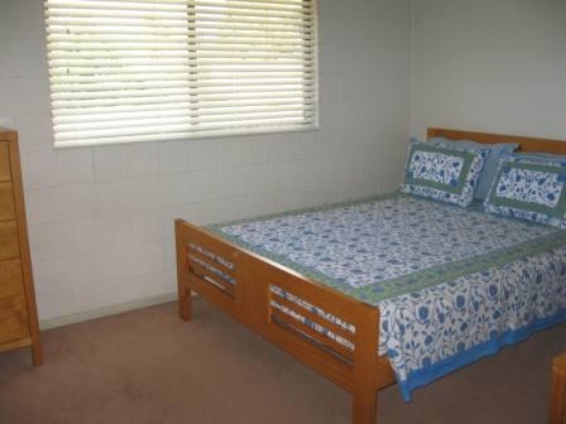 8 Larapinta Court, Rainbow Beach QLD 4581