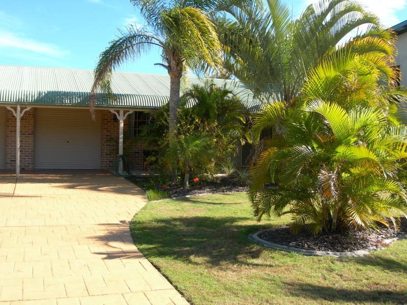 2/56 Manooka Drive, Rainbow Beach QLD 4581