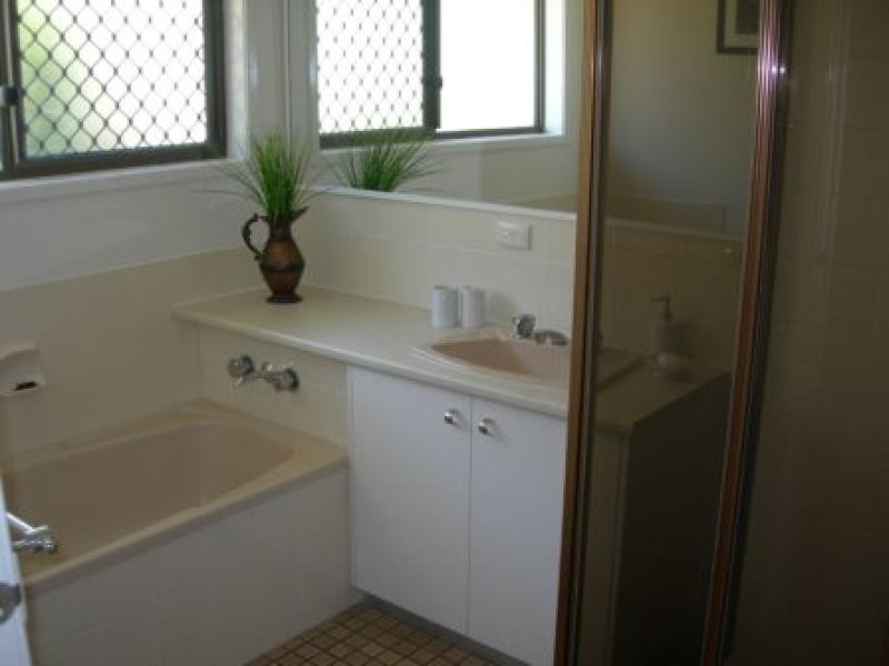 35 Rumbalara Avenue, Rainbow Beach QLD 4581