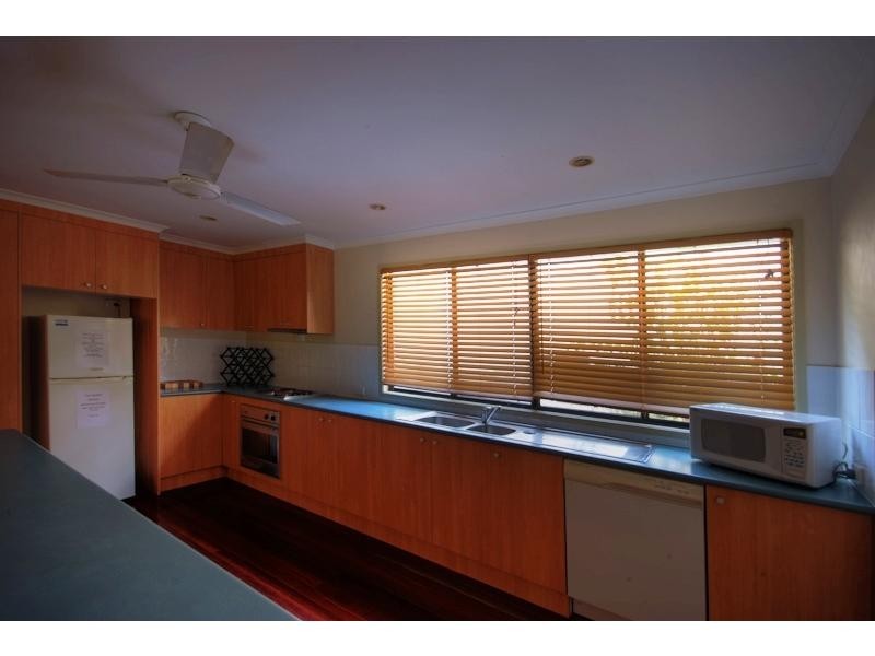 1 Naiad Court, Rainbow Beach QLD 4581