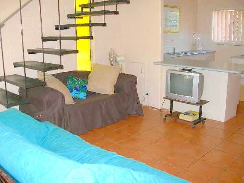 2/2 Indigo Avenue, Rainbow Beach QLD 4581