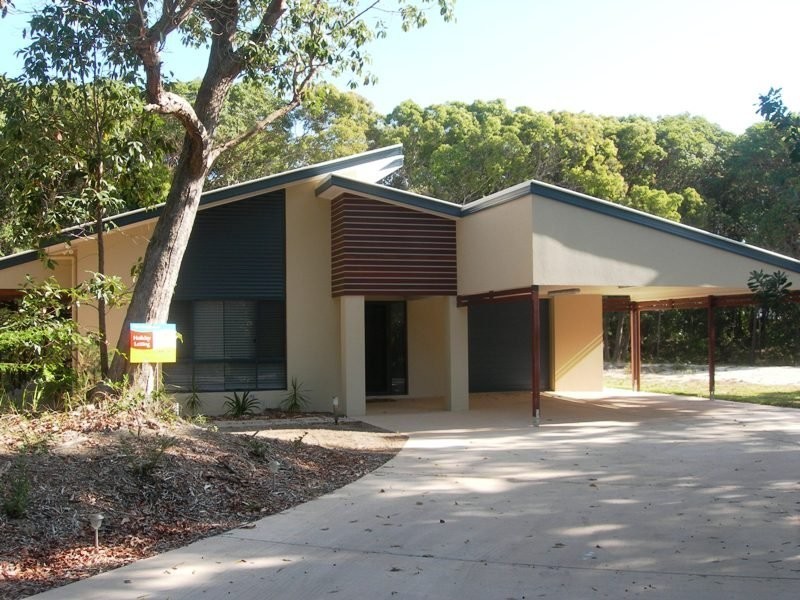 18 Naiad Court, Rainbow Beach QLD 4581