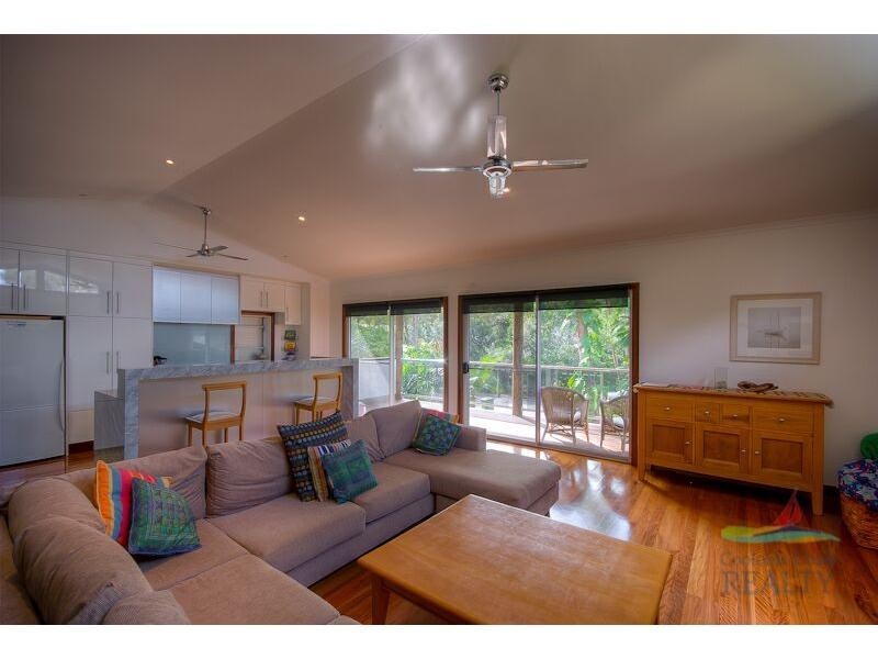 8 Naiad Court, Rainbow Beach QLD 4581