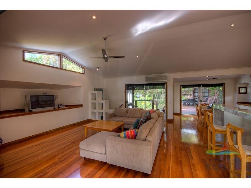 8 Naiad Court, Rainbow Beach QLD 4581