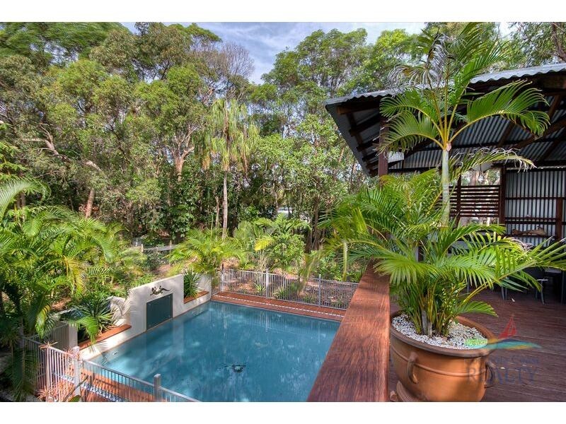 8 Naiad Court, Rainbow Beach QLD 4581