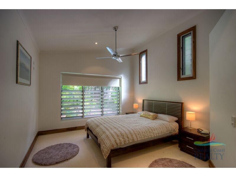8 Naiad Court, Rainbow Beach QLD 4581
