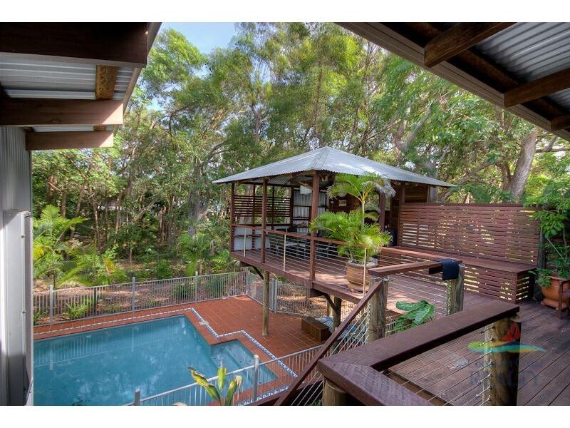 8 Naiad Court, Rainbow Beach QLD 4581