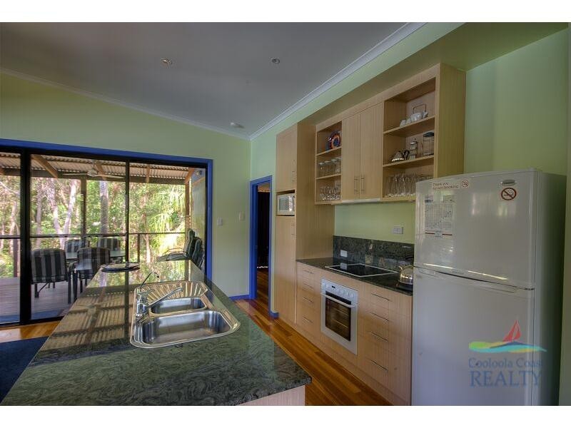 8 Belle Court, Rainbow Beach QLD 4581