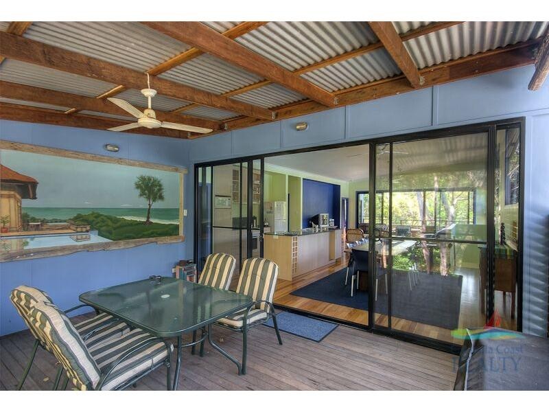 8 Belle Court, Rainbow Beach QLD 4581