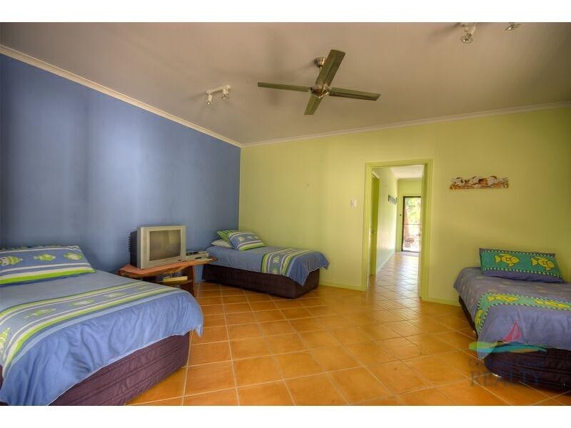 8 Belle Court, Rainbow Beach QLD 4581