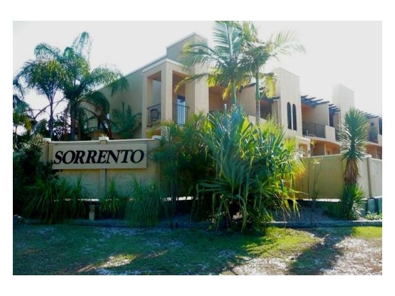 Unit 4/50 Rainbow Beach Road, Rainbow Beach QLD 4581