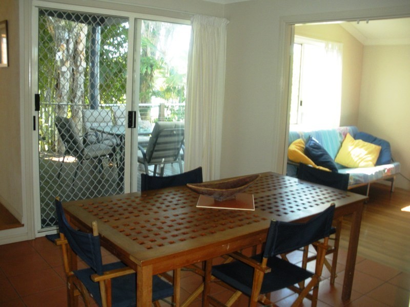 8 Hakea Place, Rainbow Beach QLD 4581