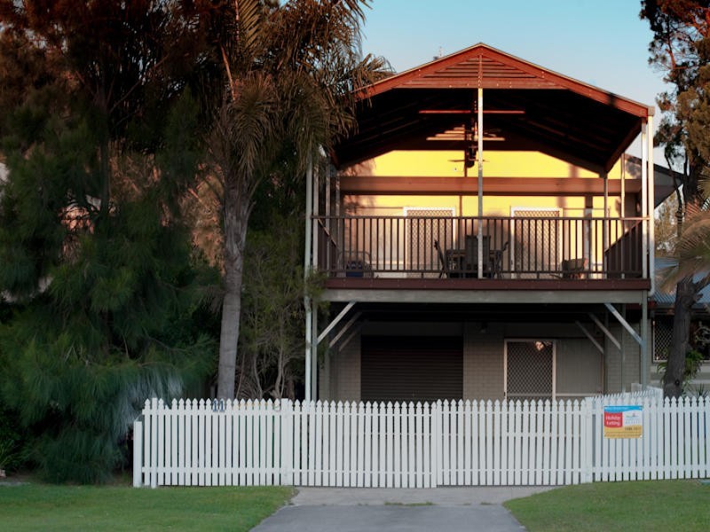 B/11 Zircon Street, Rainbow Beach QLD 4581