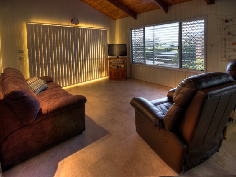 B/11 Zircon Street, Rainbow Beach QLD 4581